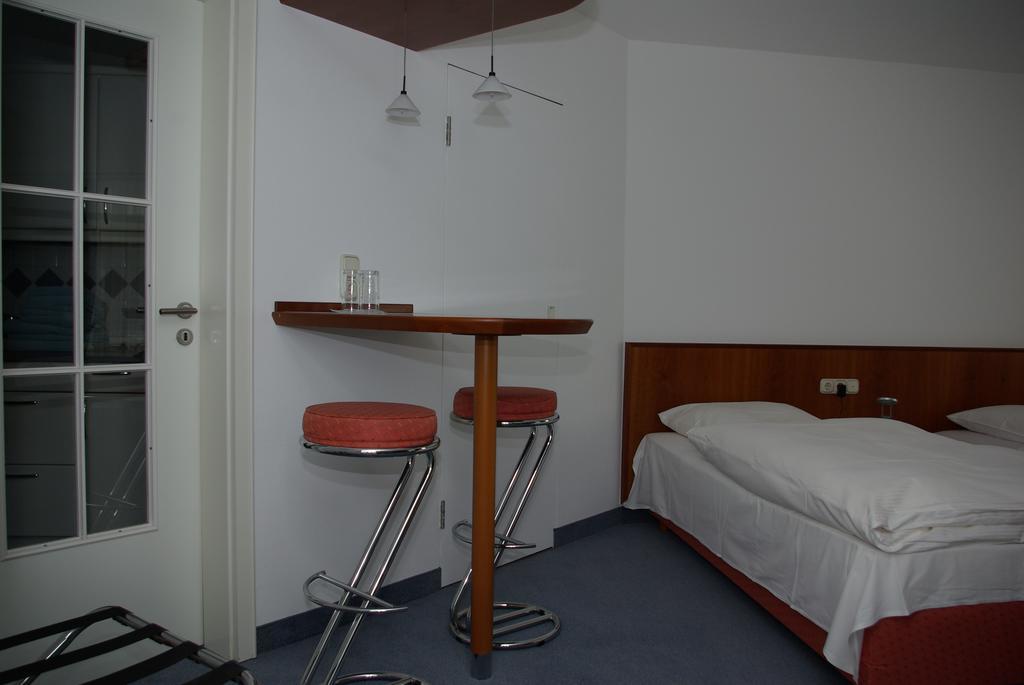 Hotel Alte Bruecke Bad Homburg vor der Höhe Esterno foto