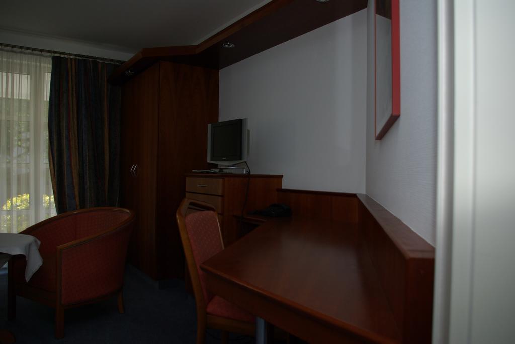 Hotel Alte Bruecke Bad Homburg vor der Höhe Esterno foto