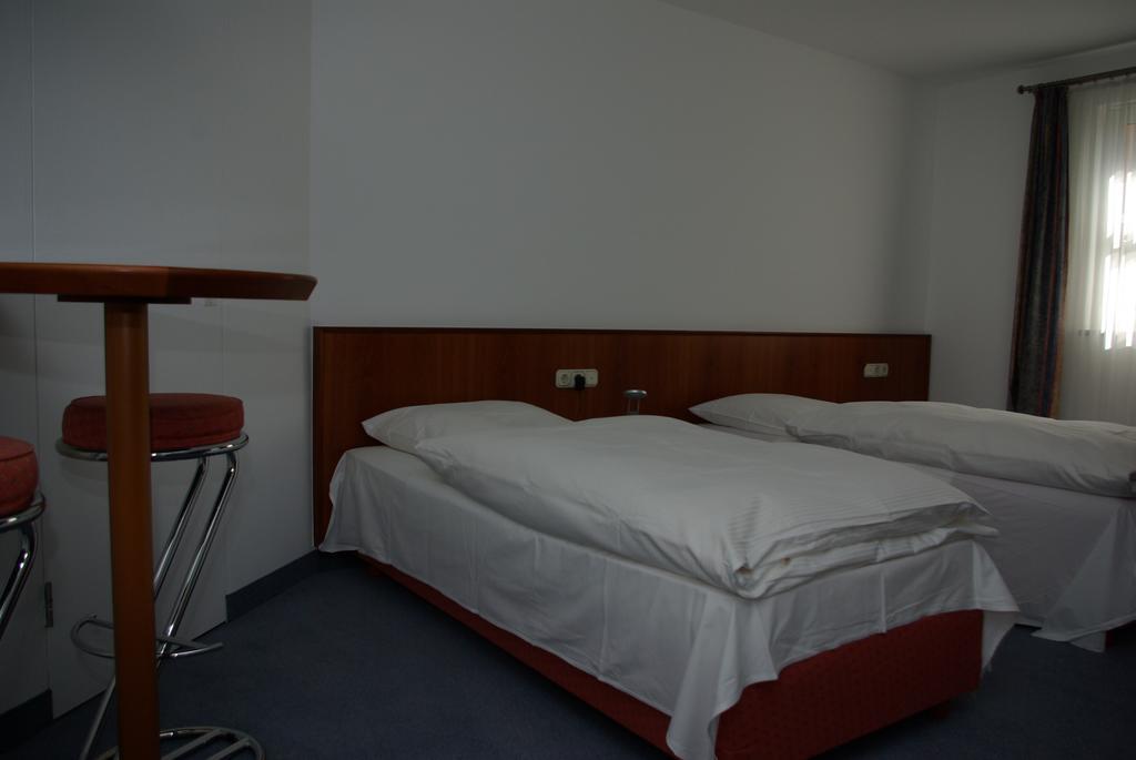Hotel Alte Bruecke Bad Homburg vor der Höhe Esterno foto